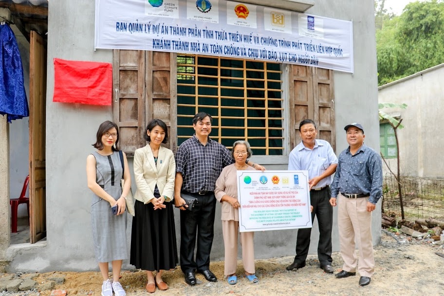 Xây dựng 1.380 ngôi nhà an toàn chống bão lụt